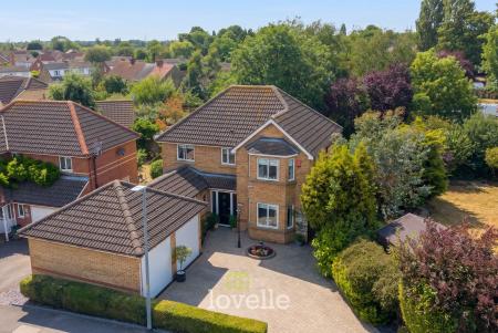 4 bedroom Detached house for sale in Wisteria Drive, Healing, DN41