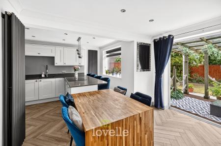 4 bedroom Detached house for sale in Wisteria Drive, Healing, DN41
