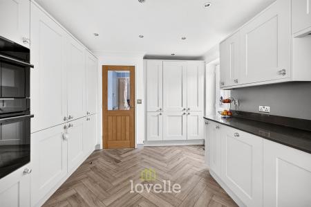 4 bedroom Detached house for sale in Wisteria Drive, Healing, DN41