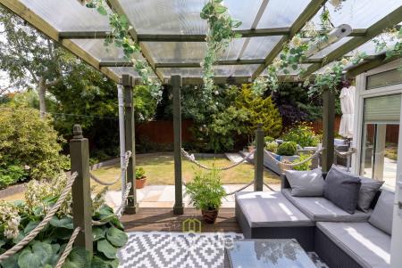 4 bedroom Detached house for sale in Wisteria Drive, Healing, DN41