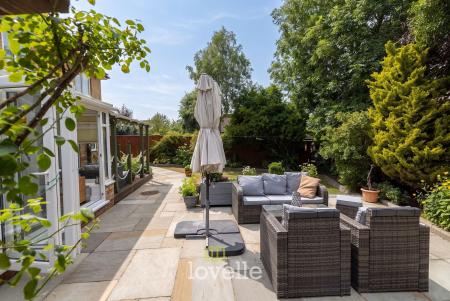 4 bedroom Detached house for sale in Wisteria Drive, Healing, DN41