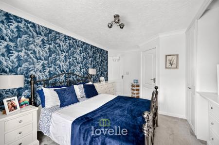 4 bedroom Detached house for sale in Wisteria Drive, Healing, DN41