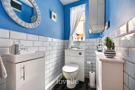 4 bedroom Detached house for sale in Wisteria Drive, Healing, DN41