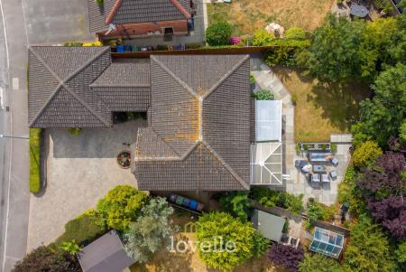 4 bedroom Detached house for sale in Wisteria Drive, Healing, DN41