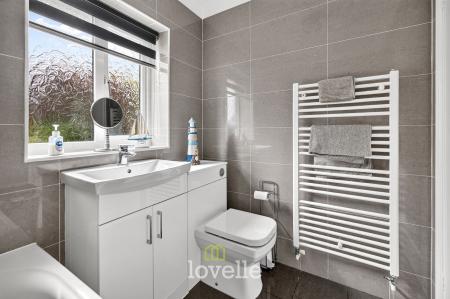 4 bedroom Detached house for sale in Wisteria Drive, Healing, DN41