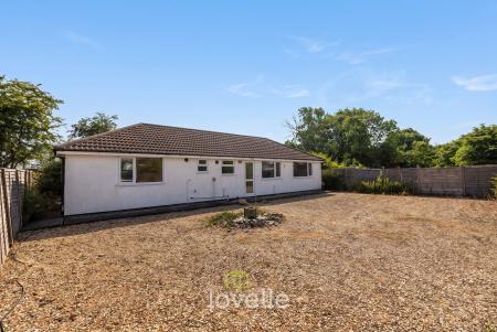 4 bedroom Detached house for sale in Tetney Lane, Holton-Le-Clay, DN36