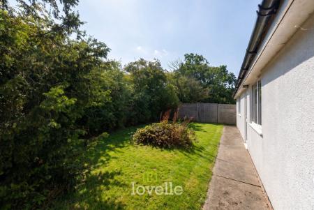 4 bedroom Detached house for sale in Tetney Lane, Holton-Le-Clay, DN36