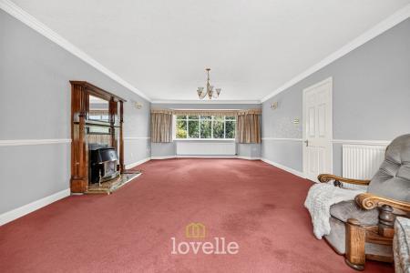 4 bedroom Detached house for sale in Tetney Lane, Holton-Le-Clay, DN36