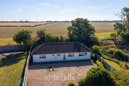 4 bedroom Detached house for sale in Tetney Lane, Holton-Le-Clay, DN36