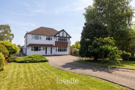 4 bedroom Detached house for sale in Tetney Lane, Holton-Le-Clay, DN36