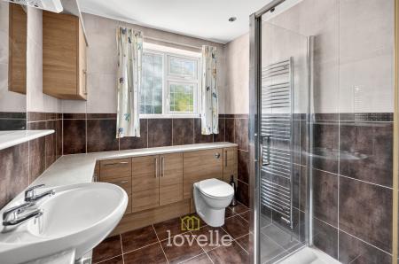 4 bedroom Detached house for sale in Tetney Lane, Holton-Le-Clay, DN36