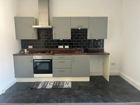 2 bedroom Flat to let in Algernon Street, Grimsby, DN32
