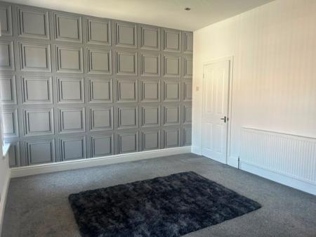 2 bedroom Flat to let in Algernon Street, Grimsby, DN32