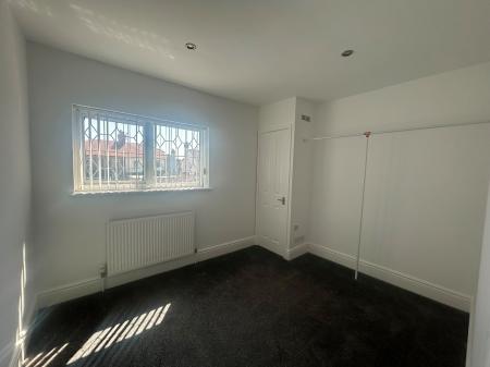 2 bedroom Flat to let in Algernon Street, Grimsby, DN32