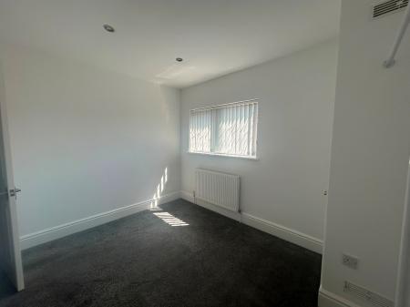2 bedroom Flat to let in Algernon Street, Grimsby, DN32