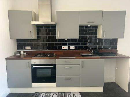 2 bedroom Flat to let in Algernon Street, Grimsby, DN32