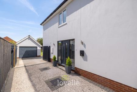 5 bedroom Detached house for sale in Great Coates Road, Grimsby, DN34