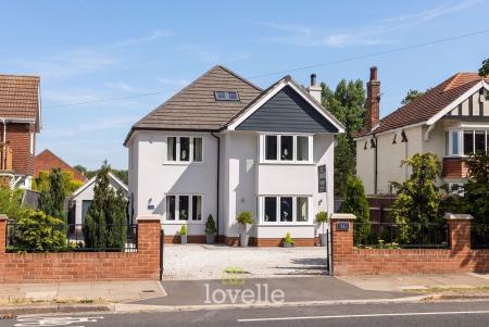 5 bedroom Detached house for sale in Great Coates Road, Grimsby, DN34