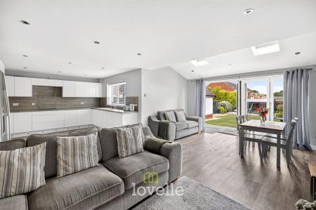 5 bedroom Detached house for sale in Great Coates Road, Grimsby, DN34