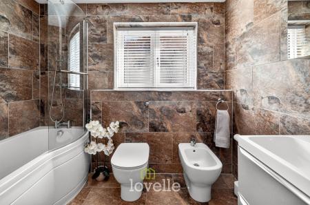 5 bedroom Detached house for sale in Great Coates Road, Grimsby, DN34