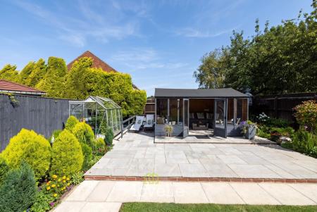 5 bedroom Detached house for sale in Great Coates Road, Grimsby, DN34