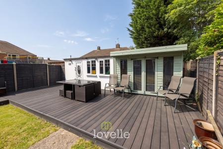4 bedroom Semi-detached house for sale in Willoughby Grove, Grimsby, DN34