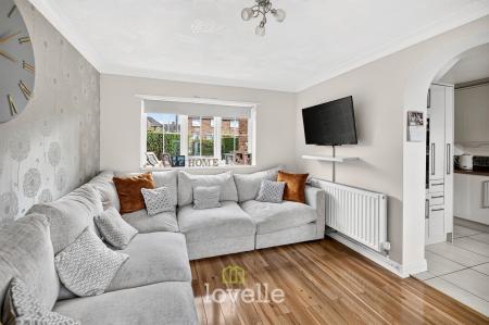 4 bedroom Semi-detached house for sale in Willoughby Grove, Grimsby, DN34
