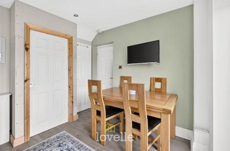 5 bedroom Semi-detached house for sale in St. Nicholas Drive, Grimsby, DN37