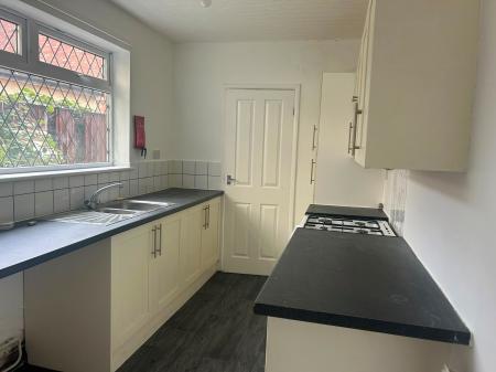 2 bedroom Terraced House to let in Haycroft Street, Grimsby, DN31