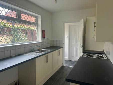 2 bedroom Terraced House to let in Haycroft Street, Grimsby, DN31