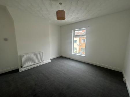 2 bedroom Terraced House to let in Haycroft Street, Grimsby, DN31