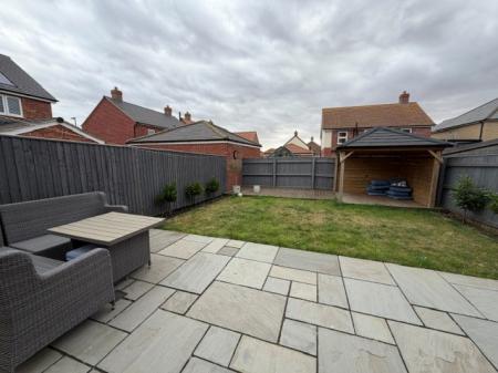 3 bedroom Terraced House to let in Helvellyn Way,, Scartho, Grimsby, DN33