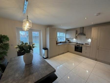 3 bedroom Terraced House to let in Helvellyn Way,, Scartho, Grimsby, DN33