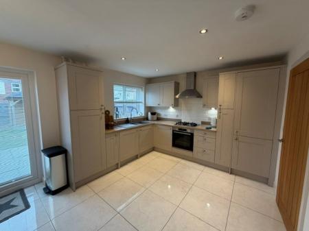 3 bedroom Terraced House to let in Helvellyn Way,, Scartho, Grimsby, DN33
