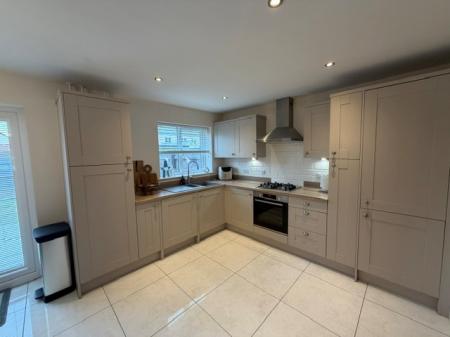 3 bedroom Terraced House to let in Helvellyn Way,, Scartho, Grimsby, DN33