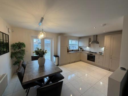 3 bedroom Terraced House to let in Helvellyn Way,, Scartho, Grimsby, DN33