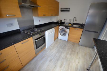 3 bedroom Semi-detached house to let in Hornbeam Drive, Healing, DN41