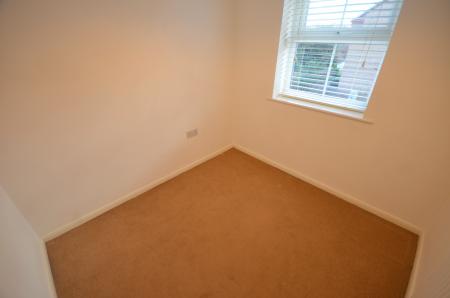 3 bedroom Semi-detached house to let in Hornbeam Drive, Healing, DN41