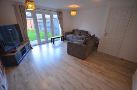 3 bedroom Semi-detached house to let in Hornbeam Drive, Healing, DN41