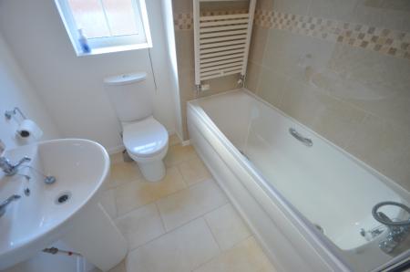 3 bedroom Semi-detached house to let in Hornbeam Drive, Healing, DN41