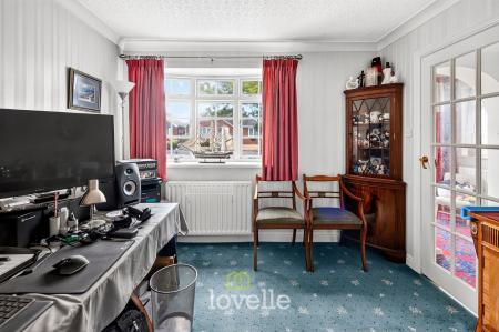 4 bedroom Detached house for sale in Carmen Crescent, Holton-Le-Clay, DN36