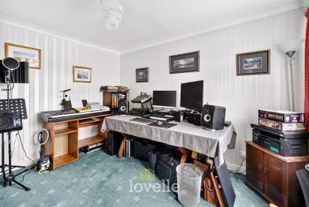 4 bedroom Detached house for sale in Carmen Crescent, Holton-Le-Clay, DN36