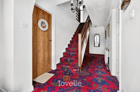 4 bedroom Detached house for sale in Carmen Crescent, Holton-Le-Clay, DN36