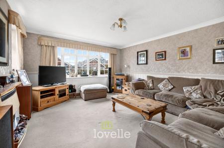 4 bedroom Detached house for sale in Carmen Crescent, Holton-Le-Clay, DN36