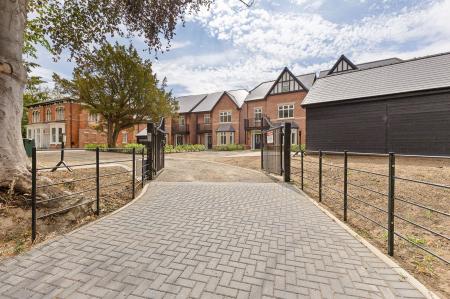 4 bedroom Detached house for sale in Abbey Road, Grimsby, DN32