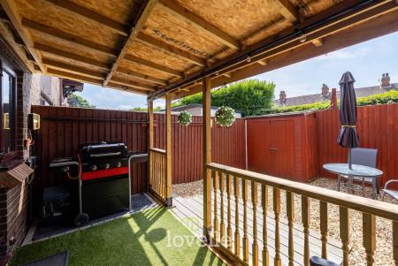 2 bedroom Terraced House for sale in Waterside Drive, Grimsby, DN31