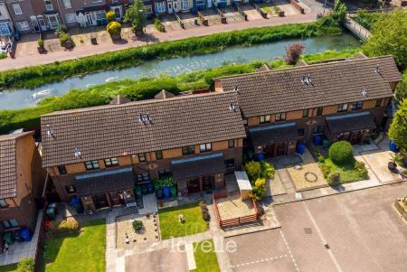 2 bedroom Terraced House for sale in Waterside Drive, Grimsby, DN31
