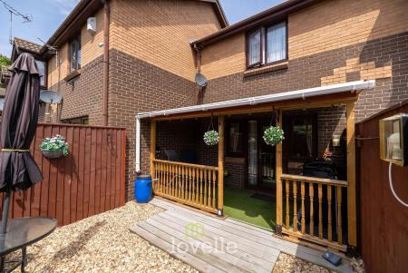 2 bedroom Terraced House for sale in Waterside Drive, Grimsby, DN31