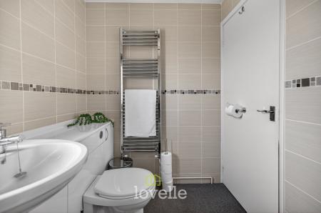 2 bedroom Terraced House for sale in Waterside Drive, Grimsby, DN31