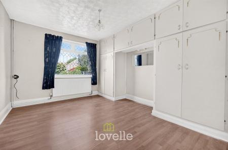 2 bedroom Semi-detached bungalow for sale in Malvern Avenue, Grimsby, DN33